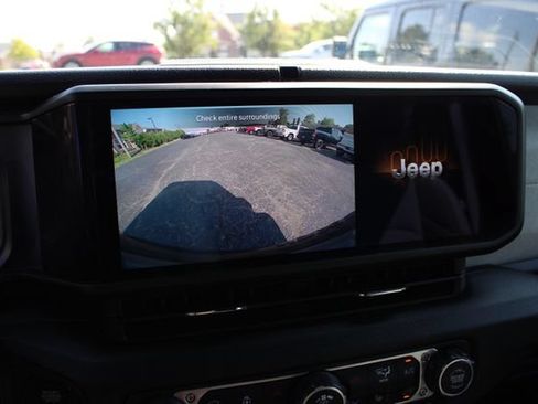 Used 2026 Jeep Wrangler Unlimited Sport AWD/4WD image 23