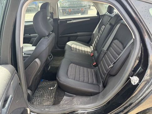 Used 2016 Ford Fusion SE FWD image 10