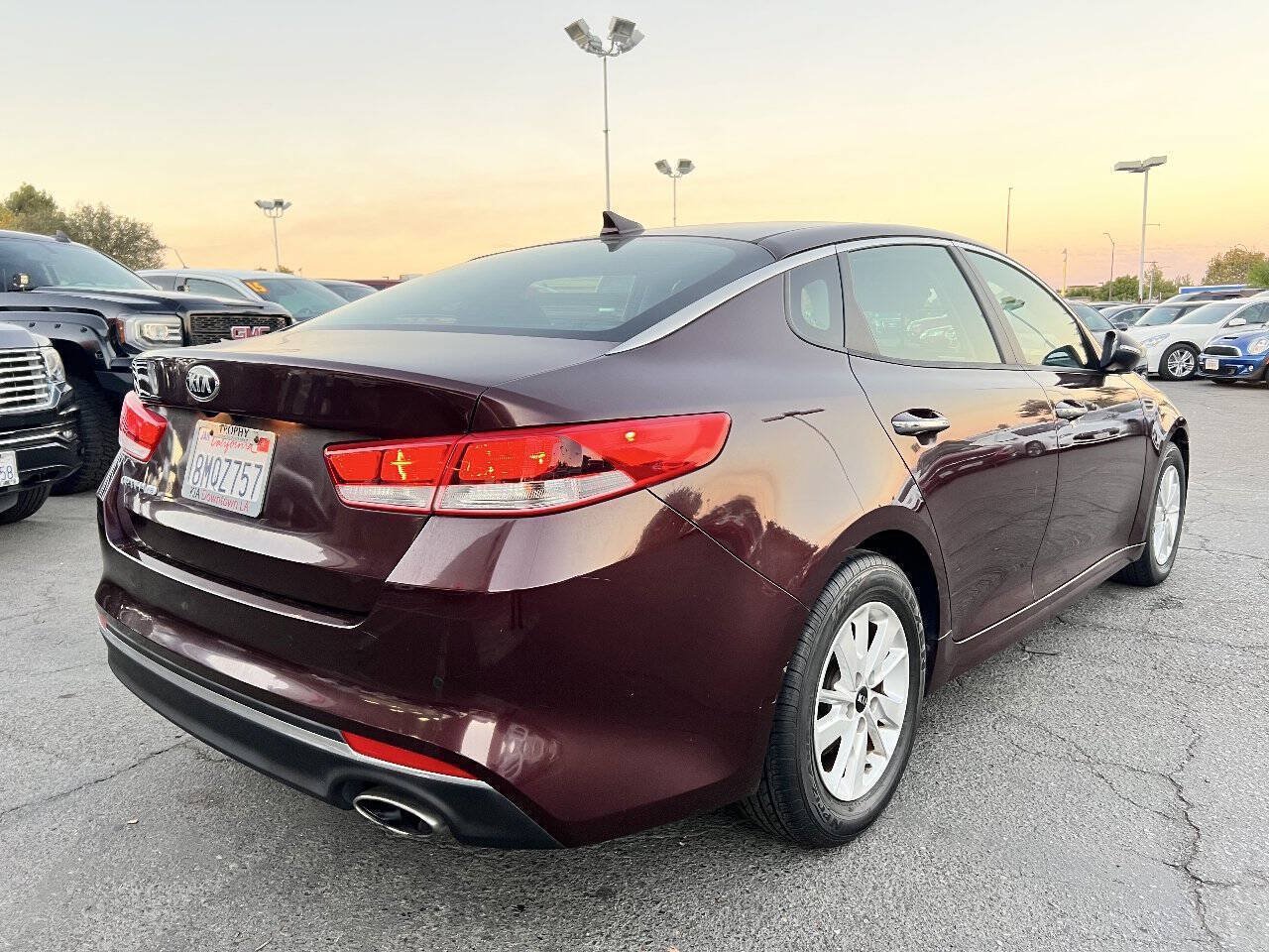 Used 2018 Kia Optima LX FWD image 7
