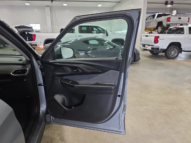 Used 2023 Chevrolet TrailBlazer LT w/ Convenience Package AWD/4WD image 30