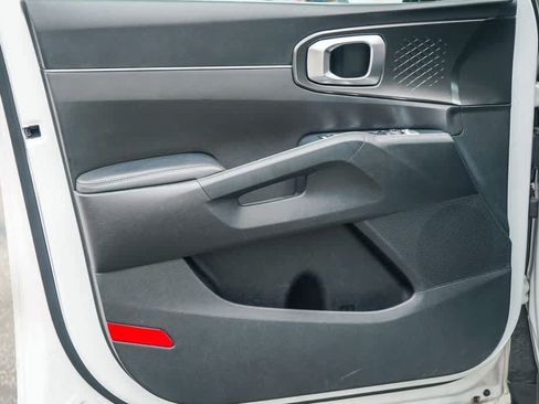 Certified 2023 Kia Sorento EX w/ Panoramic Sunroof Package FWD image 19
