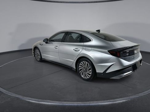 Certified 2025 Hyundai Sonata SEL FWD image 6