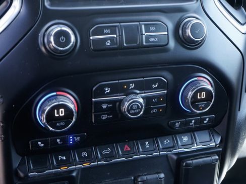 Used 2019 Chevrolet Silverado 1500 High Country AWD/4WD image 34