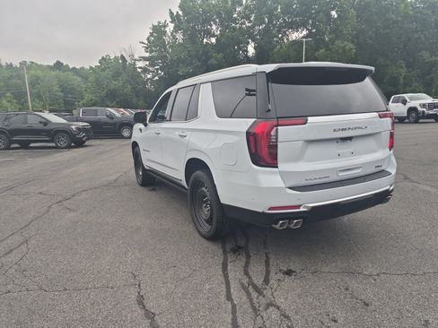 Used 2026 GMC Yukon Denali w/ Denali Reserve Package AWD/4WD image 3