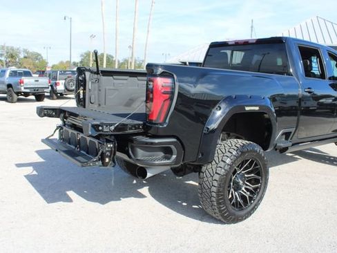 Used 2024 GMC Sierra 2500 AT4 w/ AT4 Premium Plus Package image 11