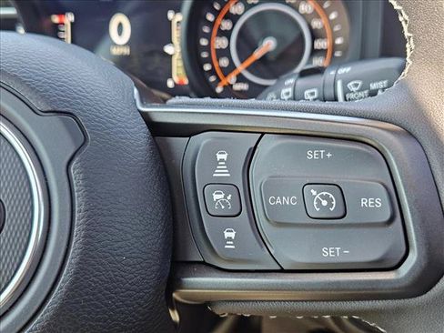 Used 2026 Jeep Wrangler Rubicon AWD/4WD image 13