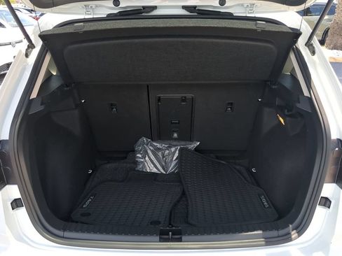 Certified 2022 Volkswagen Taos SE FWD image 9