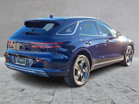 Certified 2025 Genesis Electrified GV70 image 11