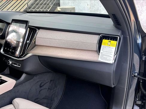 New 2026 Volvo XC90 T8 Ultra AWD/4WD image 18