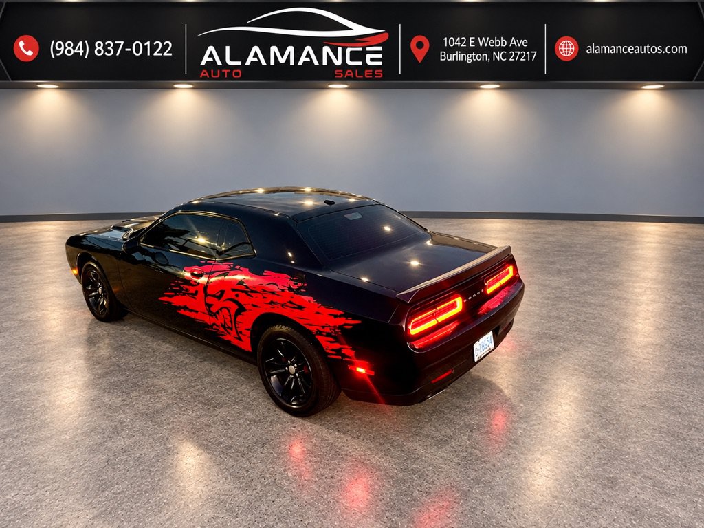 Used 2015 Dodge Challenger SXT RWD image 20