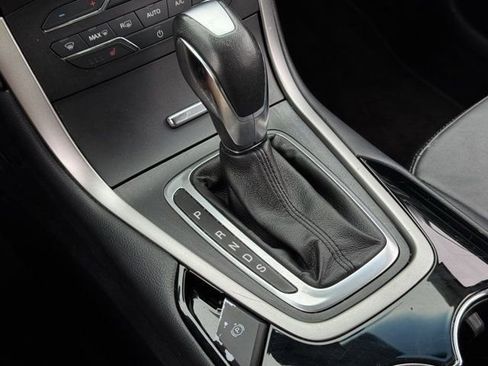 Used 2018 Ford Edge SEL w/ Equipment Group 201A FWD image 19