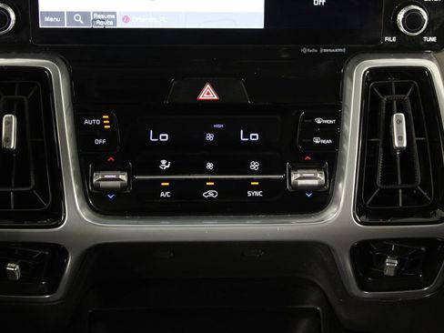 Used 2023 Kia Sorento SX AWD/4WD image 23