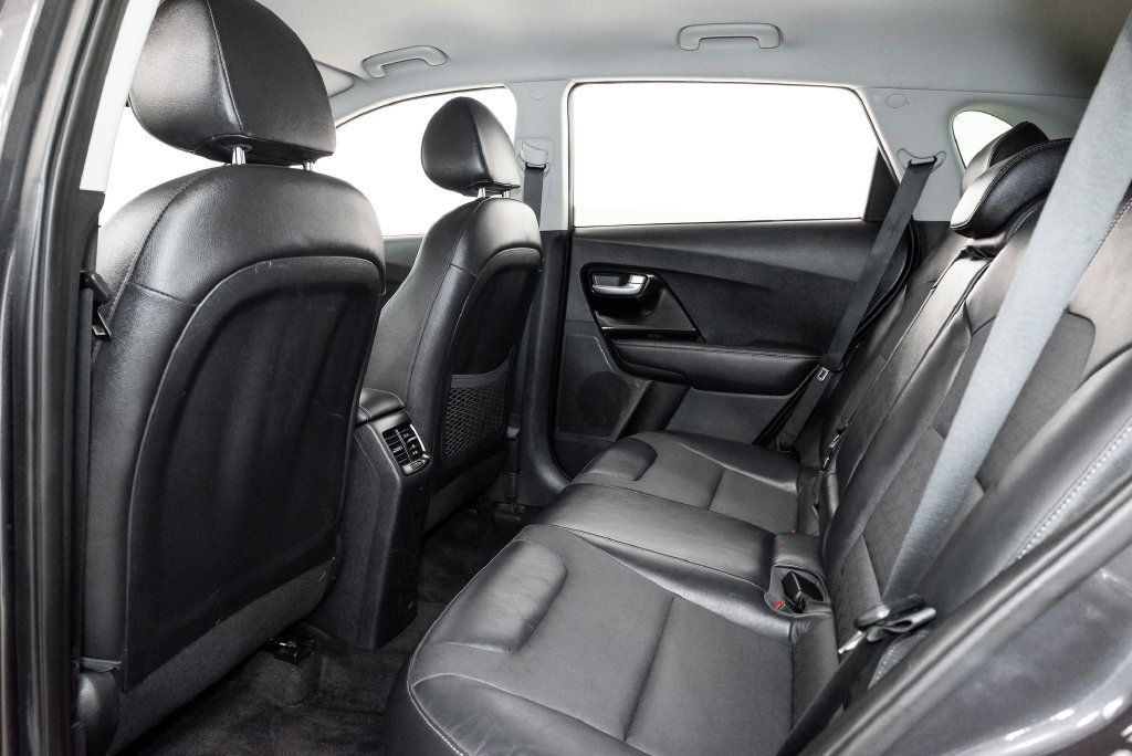 Used 2018 Kia Niro EX w/ Option Group 020 FWD image 24