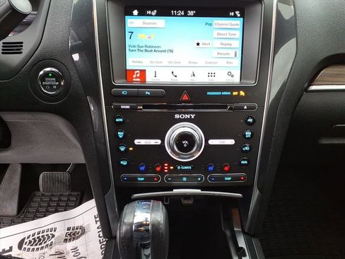 Used 2018 Ford Explorer Limited w/ Ford Safe & Smart Package image 23