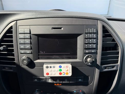 Used 2020 Mercedes-Benz Metris Passenger image 23