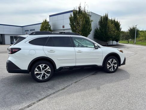 Used 2022 Subaru Outback Limited XT AWD/4WD image 12