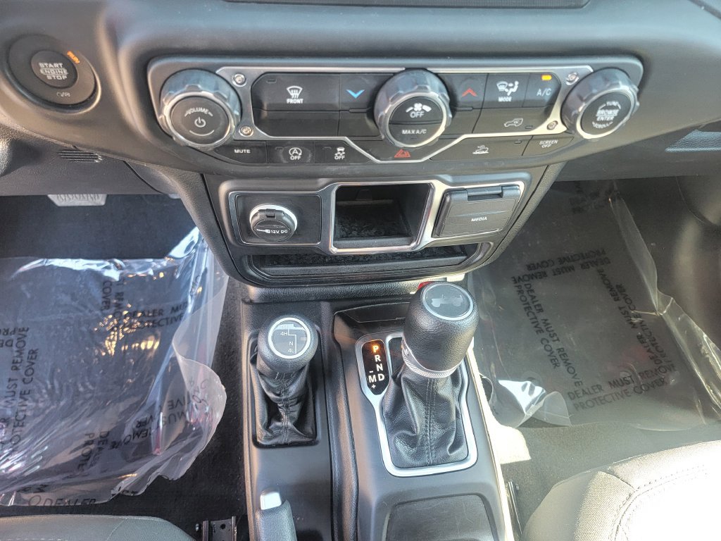 Used 2022 Jeep Wrangler Sport AWD/4WD image 15