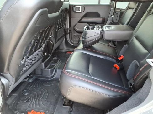 Used 2021 Jeep Wrangler Unlimited Rubicon w/ LED Lighting Group AWD/4WD image 14