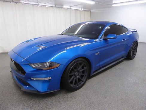 Used 2019 Ford Mustang GT image 3