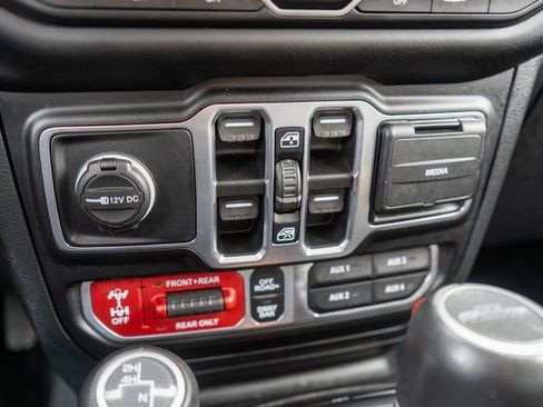 Used 2021 Jeep Gladiator Rubicon w/ Dual Top Group AWD/4WD image 30