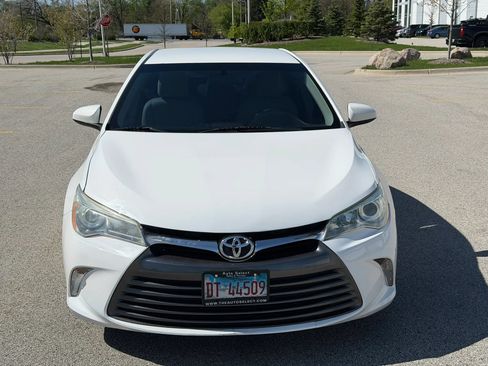 Used 2016 Toyota Camry LE FWD image 2