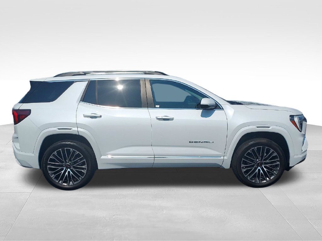 Used 2026 GMC Terrain Denali w/ LPO, Floor Liner Package AWD/4WD image 6