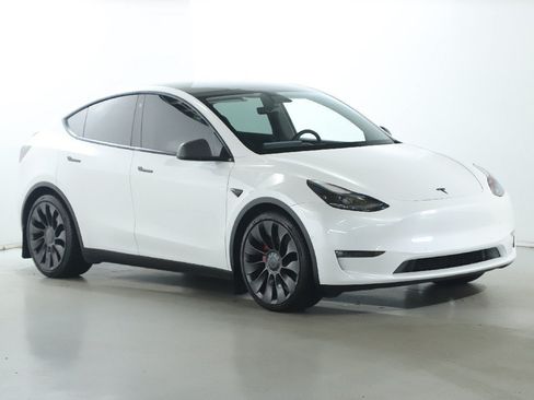 Used 2022 Tesla Model Y Performance AWD/4WD image 9
