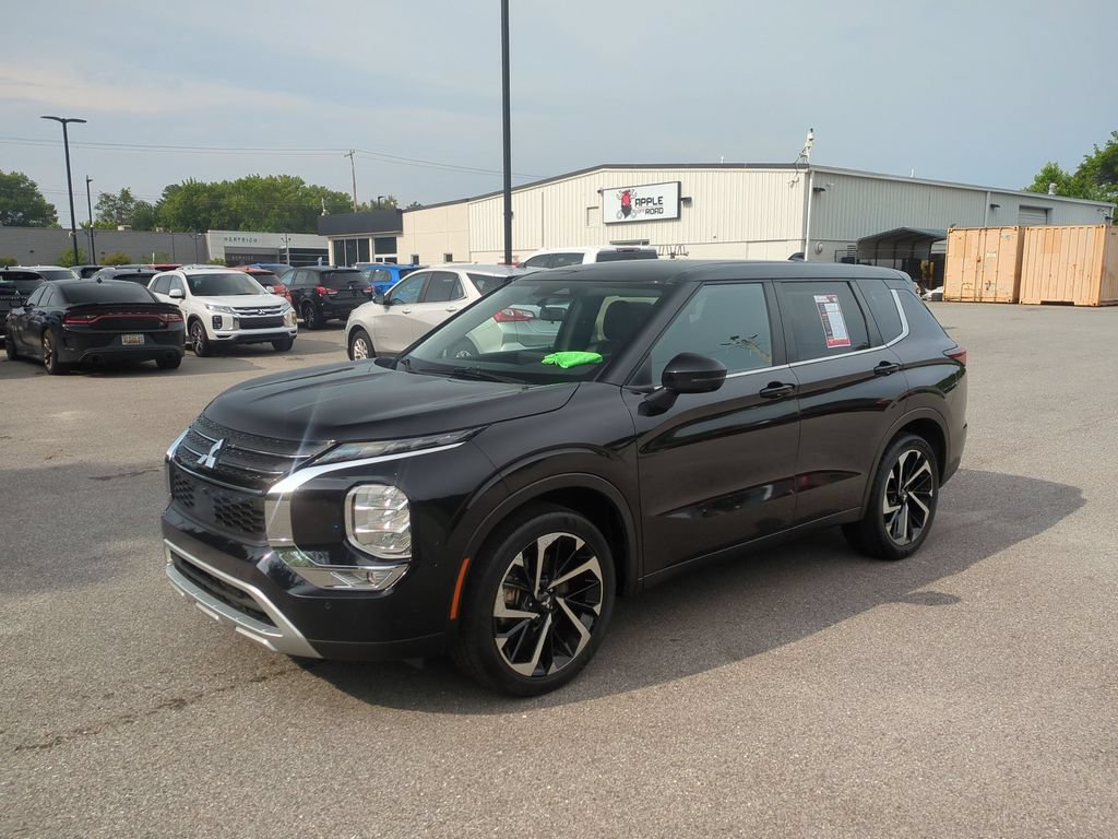 Used 2024 Mitsubishi Outlander FWD image 1