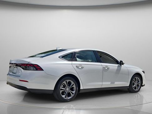 Used 2023 Honda Accord EX image 7