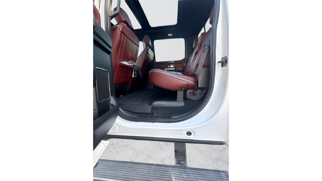 Used 2021 Ford F350 Platinum AWD/4WD image 13