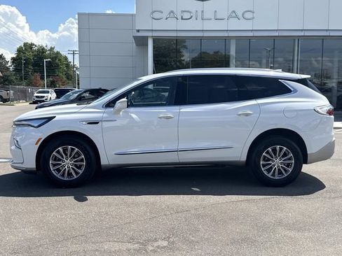 Used 2024 Buick Enclave Essence w/ LPO, Floor Liner Package AWD/4WD image 10