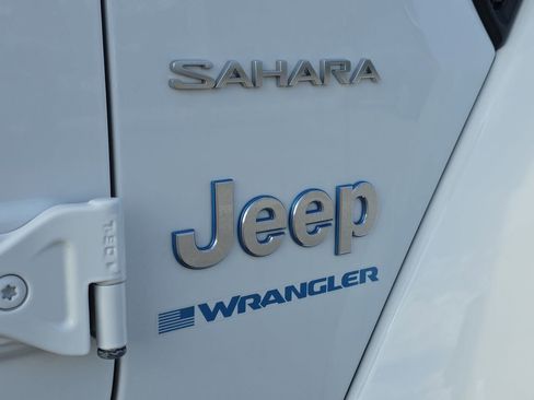 Used 2024 Jeep Wrangler Unlimited Sahara image 9