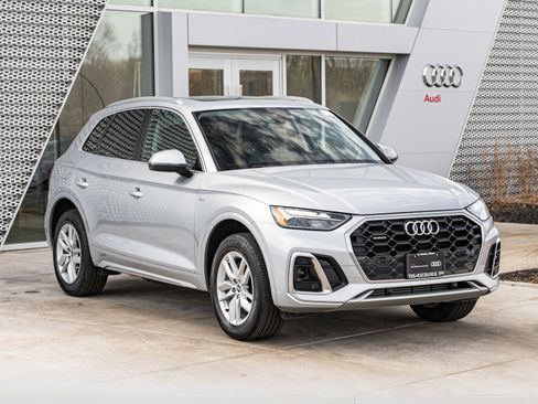 Certified 2022 Audi Q5 2.0T Premium AWD/4WD image 2