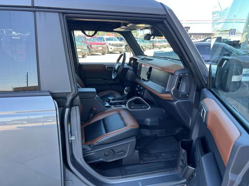 Used 2024 Ford Bronco Outer Banks AWD/4WD image 16