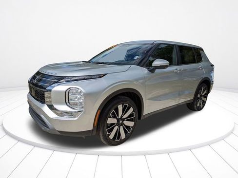 New 2026 Mitsubishi Outlander SE FWD image 8