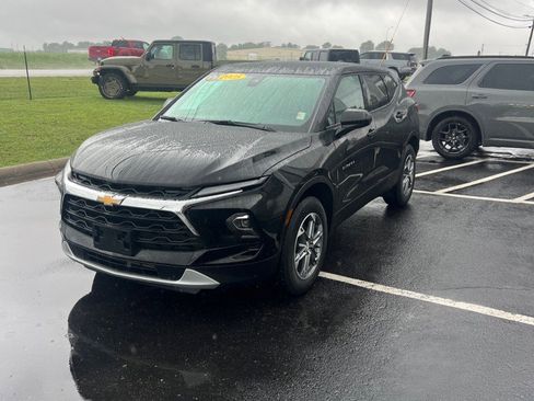 Used 2025 Chevrolet Blazer LT FWD image 4