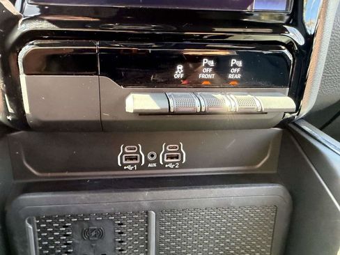 Used 2025 RAM 1500 Big Horn image 32