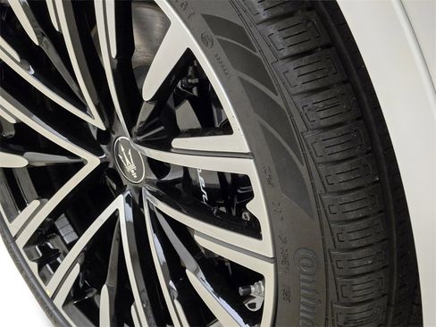 New 2025 Maserati Grecale Modena image 12