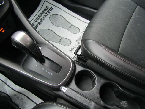 Used 2022 Chevrolet Trax LT w/ Sport Edition AWD/4WD image 19