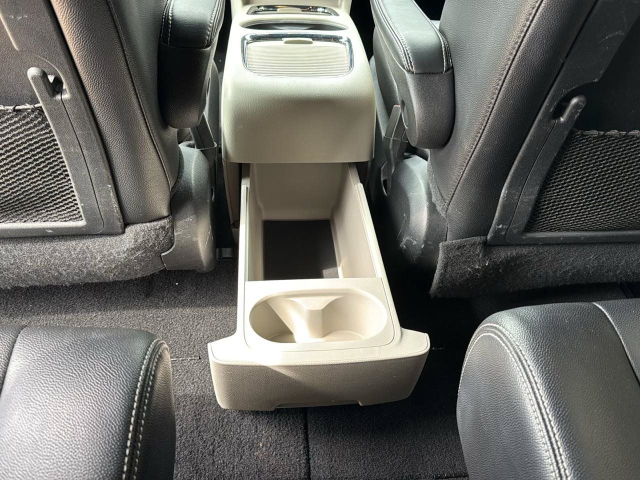 Used 2019 Dodge Grand Caravan SXT FWD image 17