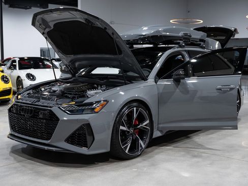 Used 2022 Audi RS 6 4.0T quattro Avant w/ Carbon Optic Package image 40