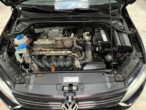 Used 2011 Volkswagen Jetta SEL FWD image 32