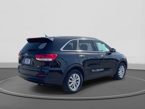 Used 2016 Kia Sorento FWD image 4