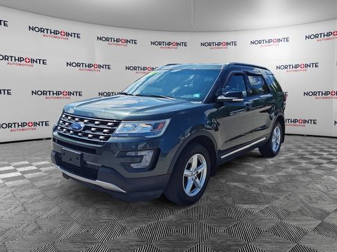 Used 2016 Ford Explorer XLT w/ Equipment Group 201A AWD/4WD image 2