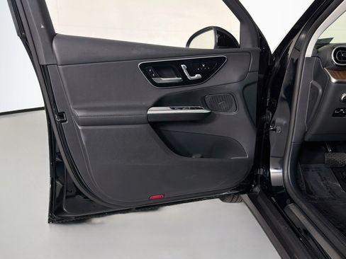 Certified 2025 Mercedes-Benz GLC 350e 4MATIC w/ Driver Assistance Package image 22