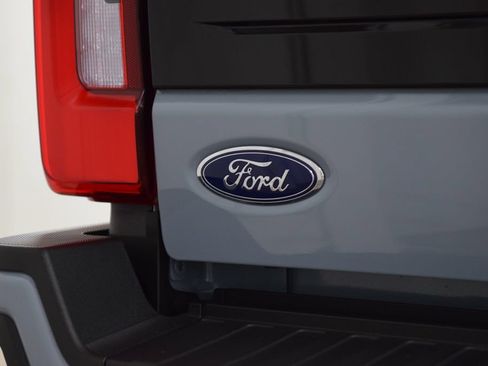 Used 2026 Ford F250 Platinum w/ Tremor Off-Road Package AWD/4WD image 20