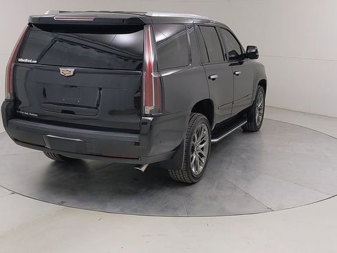 Used 2019 Cadillac Escalade Premium Luxury w/ Escalade Sport Edition AWD/4WD image 16