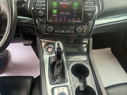 Used 2019 Nissan Maxima SR w/ Premium Package FWD image 12