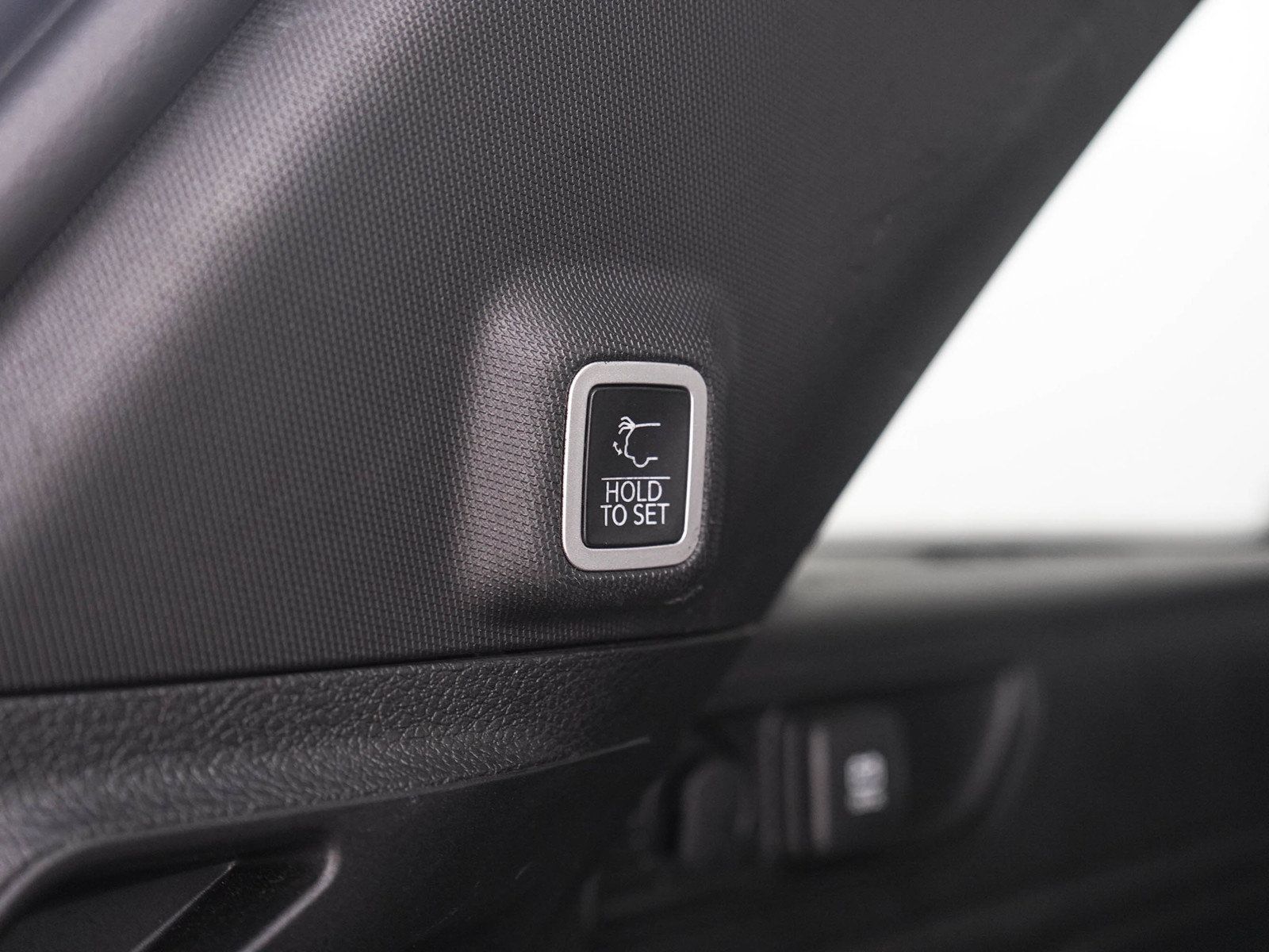 Used 2023 Jeep Grand Cherokee Altitude AWD/4WD image 11