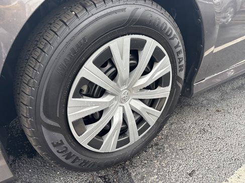 Used 2020 Toyota Camry LE image 24